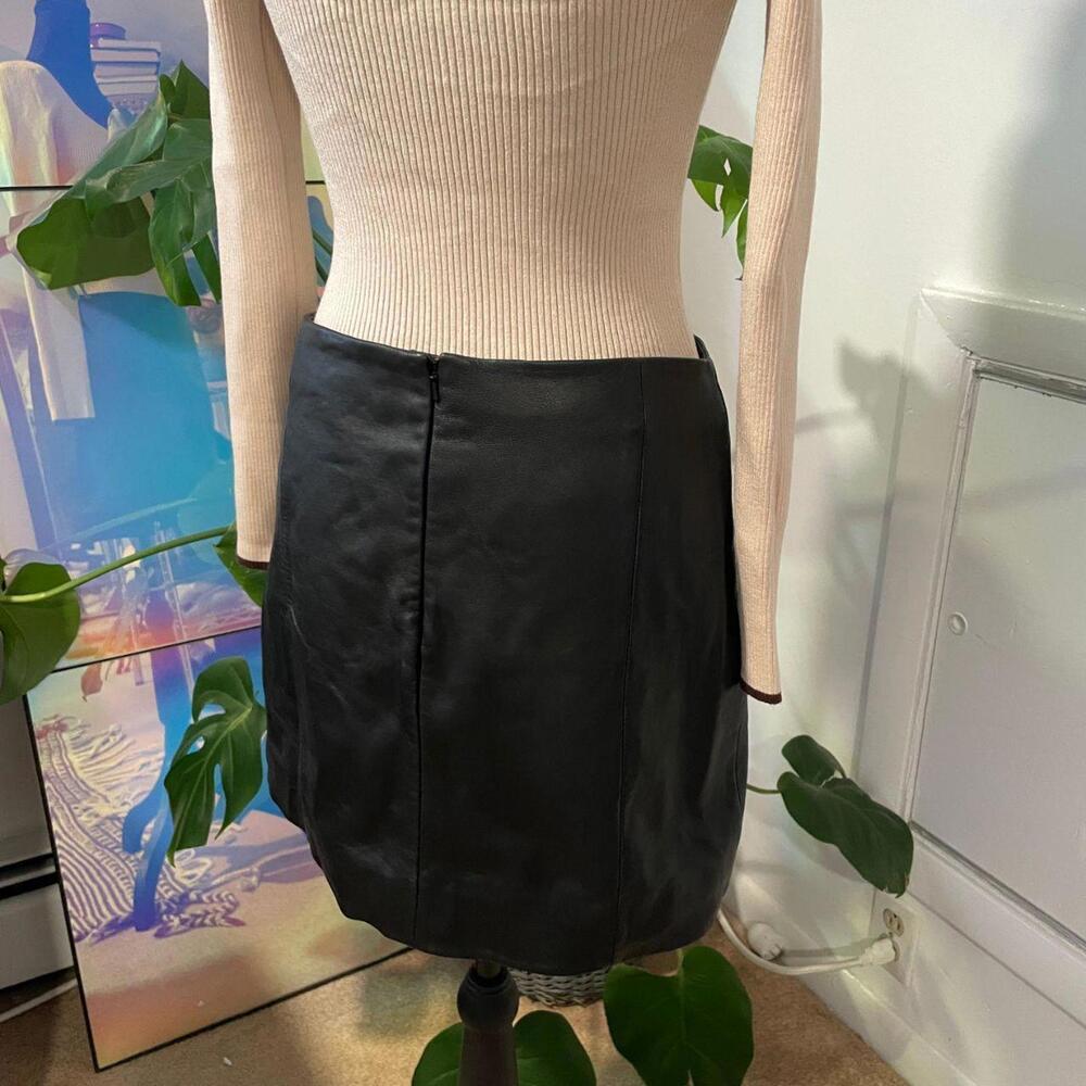 Lamarque lamb leather skirt size 6. originally $400 - Picture 5 of 8